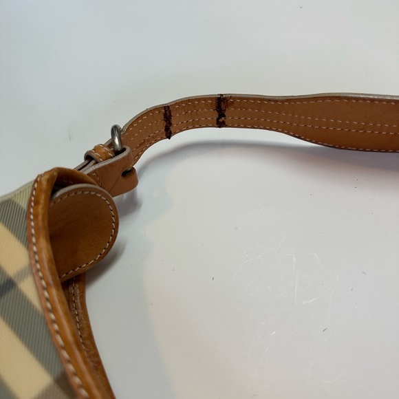 Burberry Nova Check Canvas Shoulder Bag - Picture 13 of 14